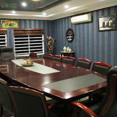Room In Lodge - All Seasons Hotel-Owerri Exteriör bild
