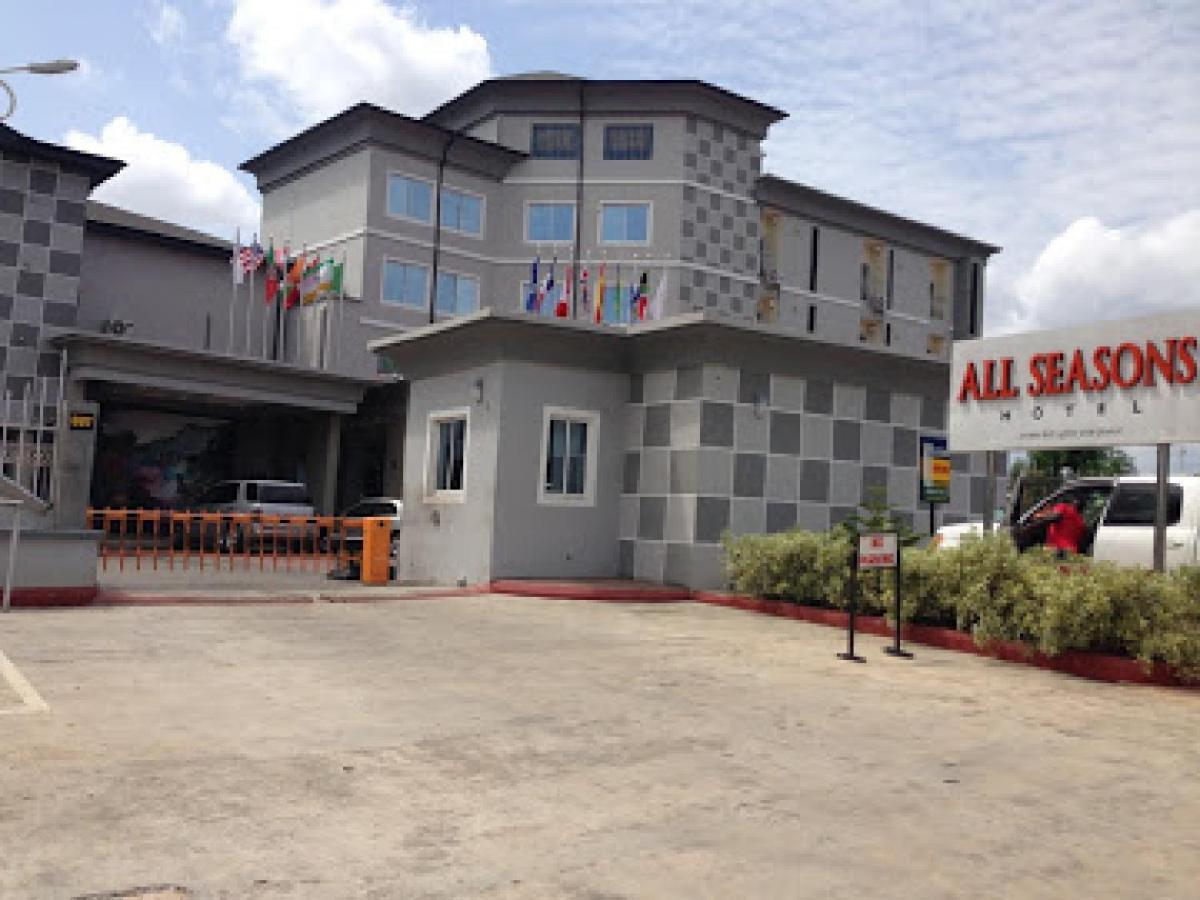 Room In Lodge - All Seasons Hotel-Owerri Exteriör bild
