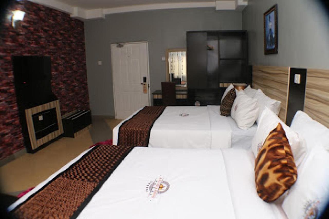 Room In Lodge - All Seasons Hotel-Owerri Exteriör bild