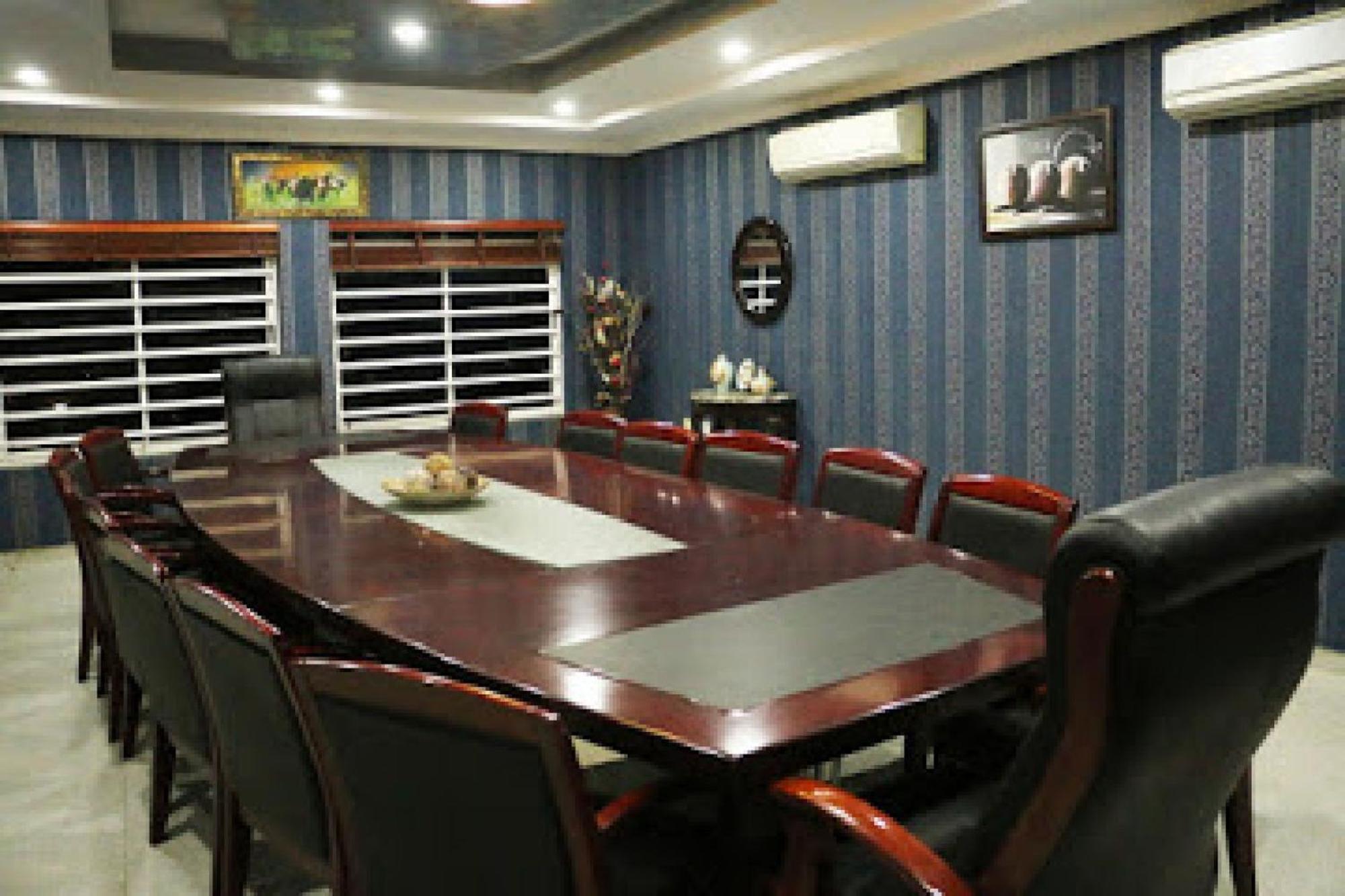 Room In Lodge - All Seasons Hotel-Owerri Exteriör bild